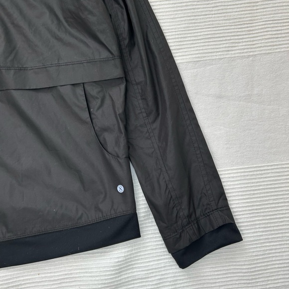Layer 8 Essential Windjacket - Picture 3 of 12